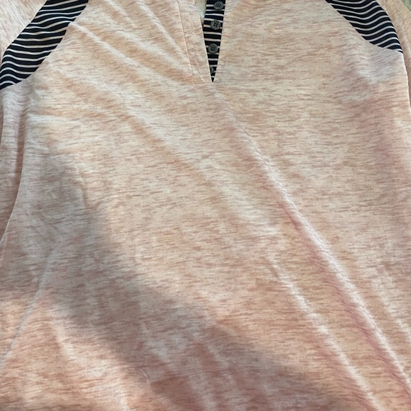 Brand new shirt , never worn . Was too small for me - Picture 2 of 3